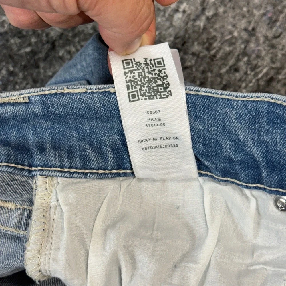 True Religion Ricky Relaxed Straight Jeans Mens 30 Light Wash Embossed Logo Blue